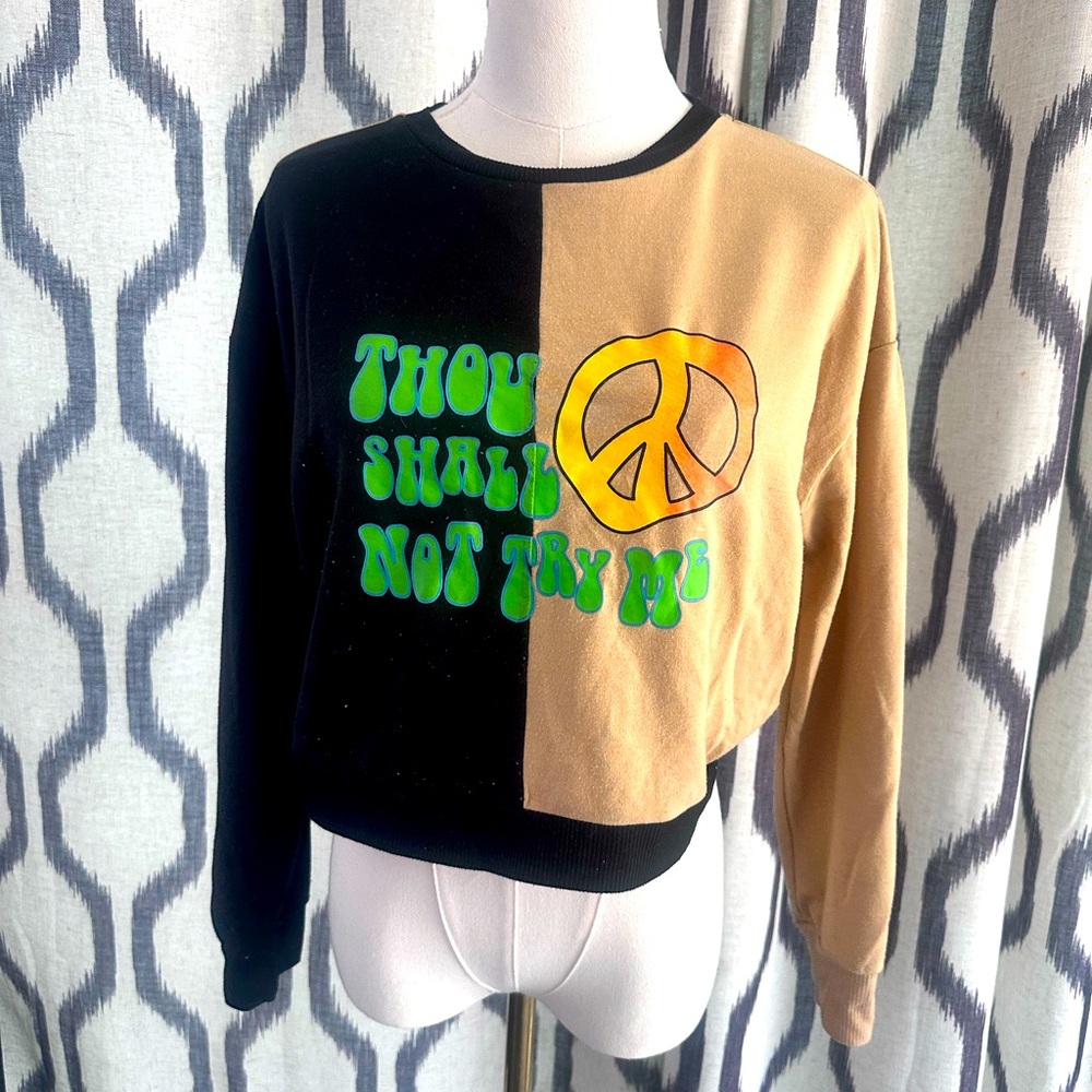 Juniors Black and Tan Graphic Sweatshirt